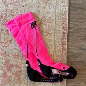 CEP Run 2.0 Performance Compression Socks - Pink